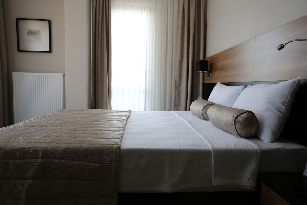 KALEVERA HOTEL 7/25