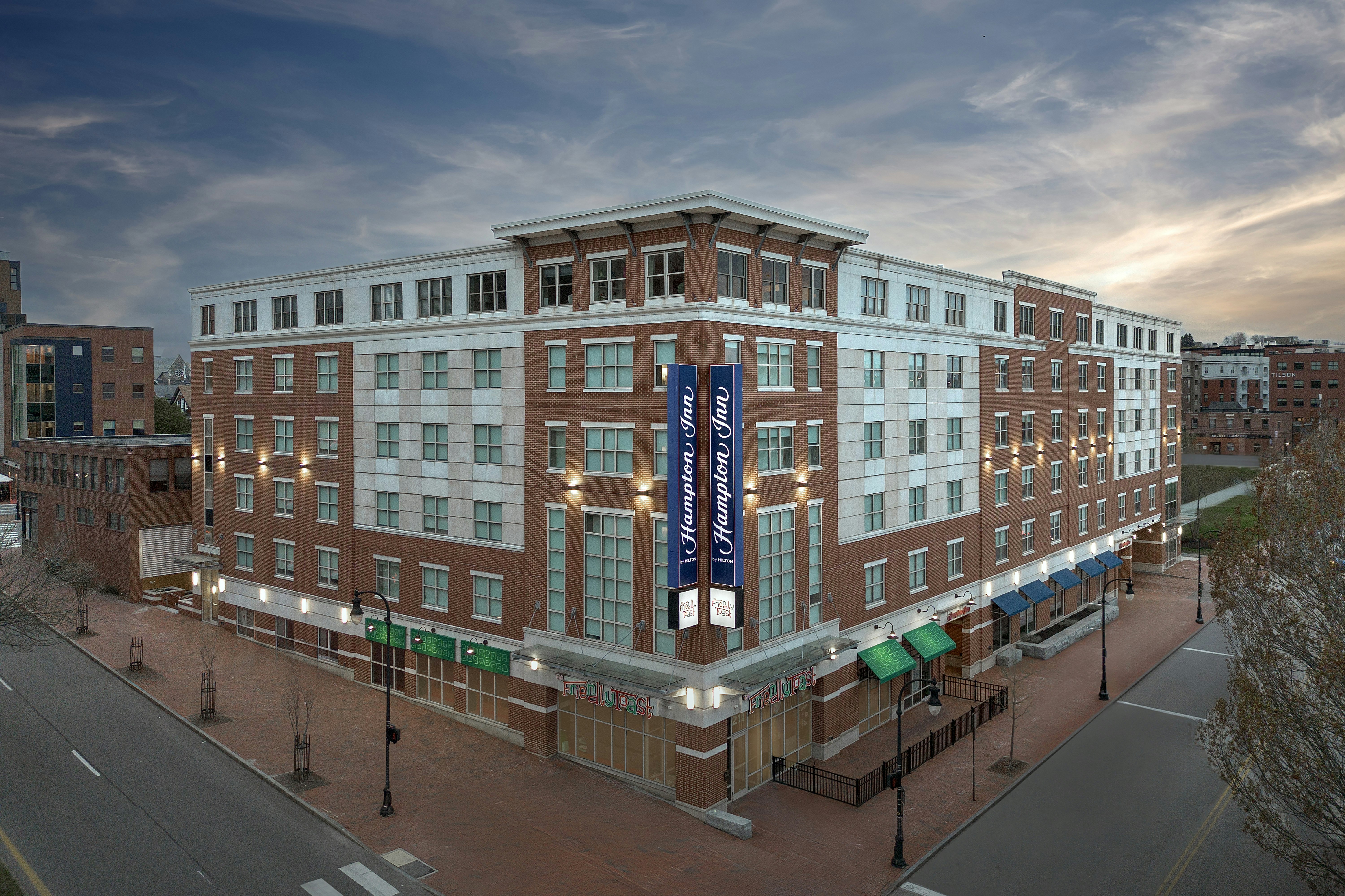 Hampton Inn Portland Downtown Waterfront 2/46