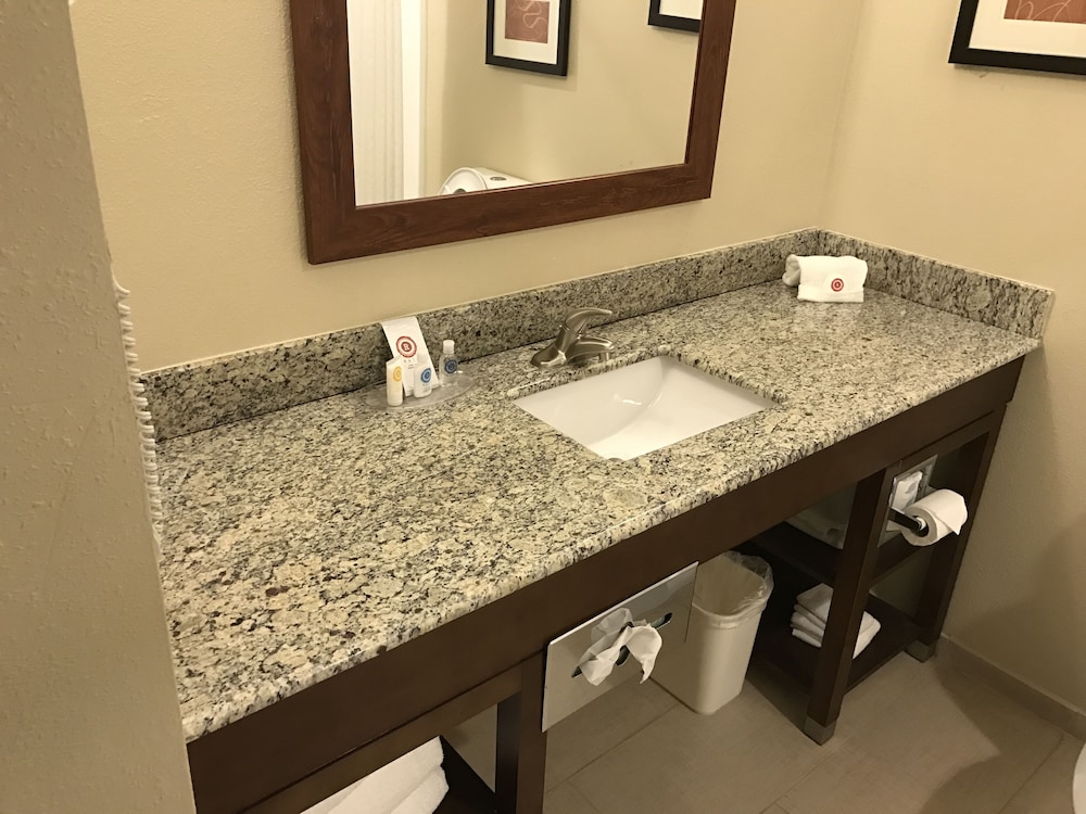 Comfort Suites Plymouth Near Us-30 34/38