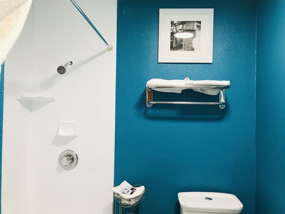 Casa Blanca Inn & Suites 38/67