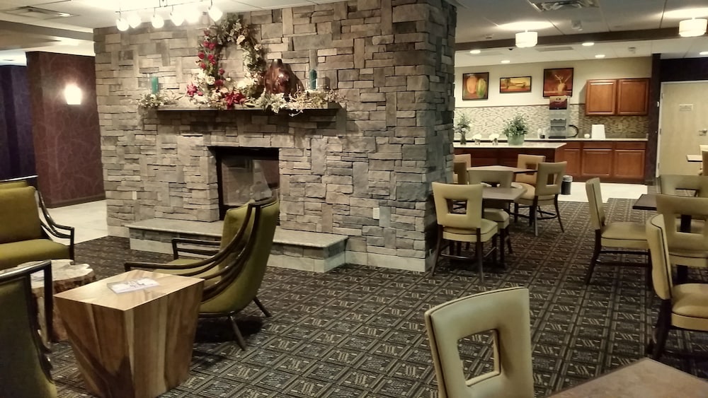 Wingate by Wyndham Elkins 48/63