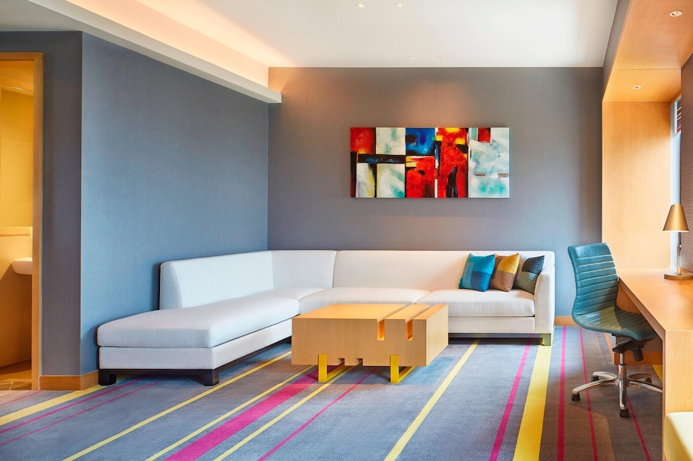 Aloft Dongguan Dynamic Town 17/48