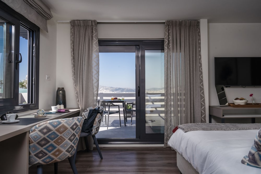 Urban Nest Suites and Apartments 13/75