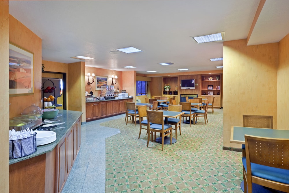 Ramada By Wyndham Kent Seattle Area 24/31