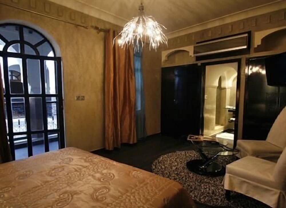 Riad Carllian 10/17