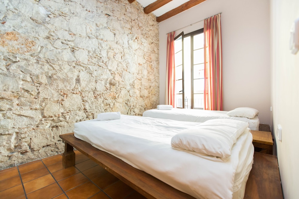 AinB Las Ramblas Guardia Apartments 11/60