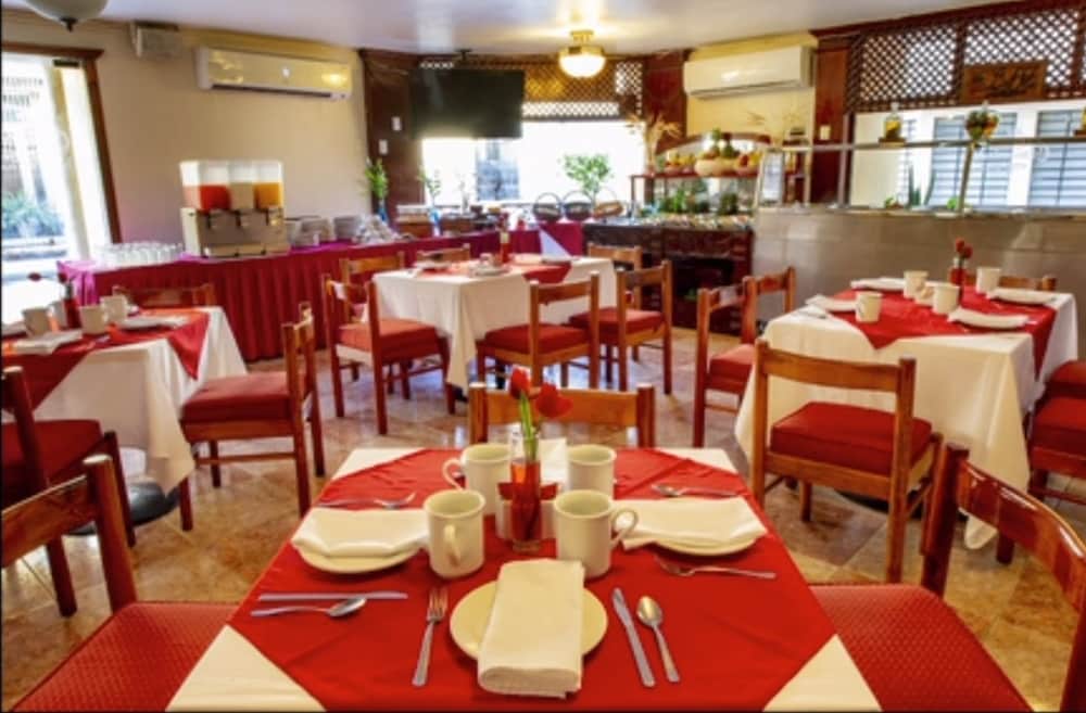 Hotel Del Gobernador 34/50