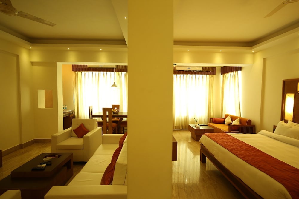 Inderlok Hotel 10/15