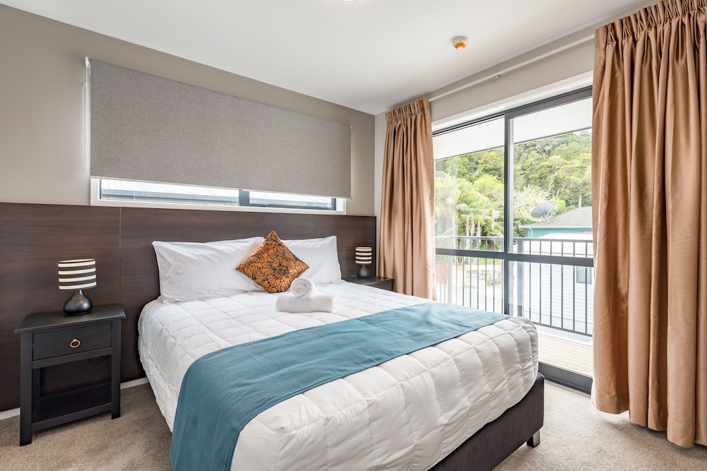 2 Bedrooms, Dolphin, Blue, Superior, Apartment, 2 Queen Beds