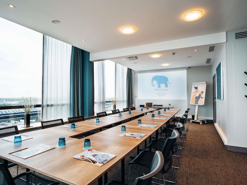 MERCURE PARIS ORLY RUNGIS 60/71