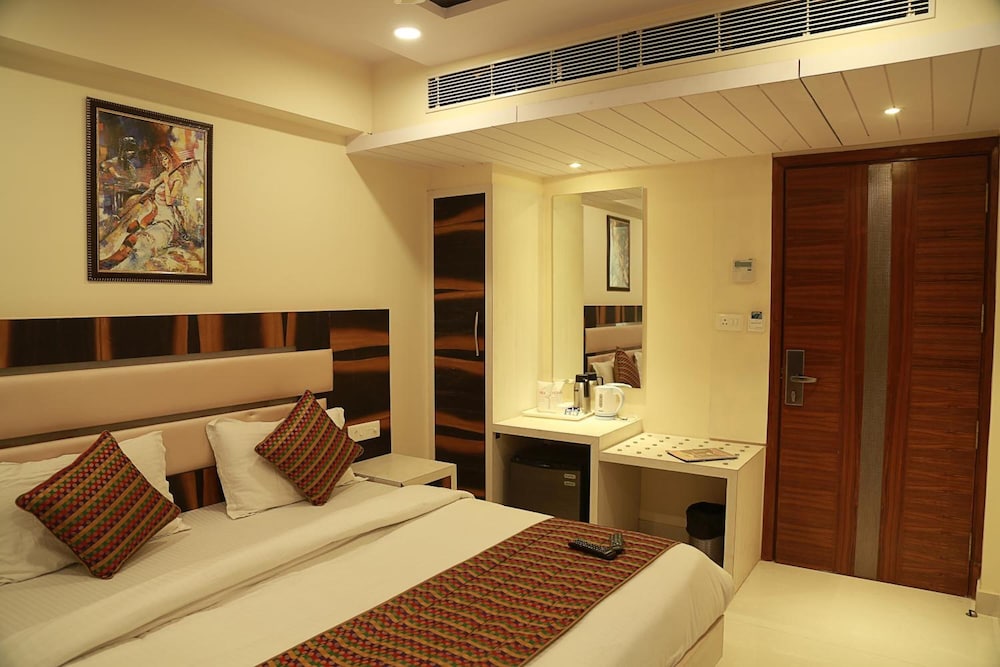 Hotel Shanti Plaza 36/50