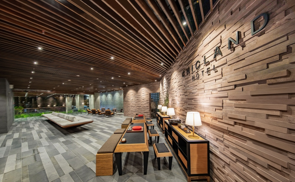 Chicland Da Nang Beach Hotel 60/72
