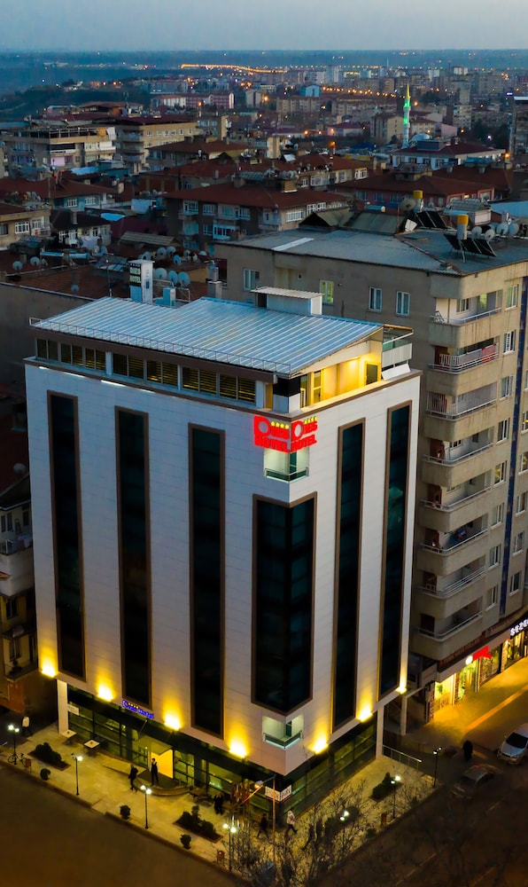 Dies Hotel 8/62