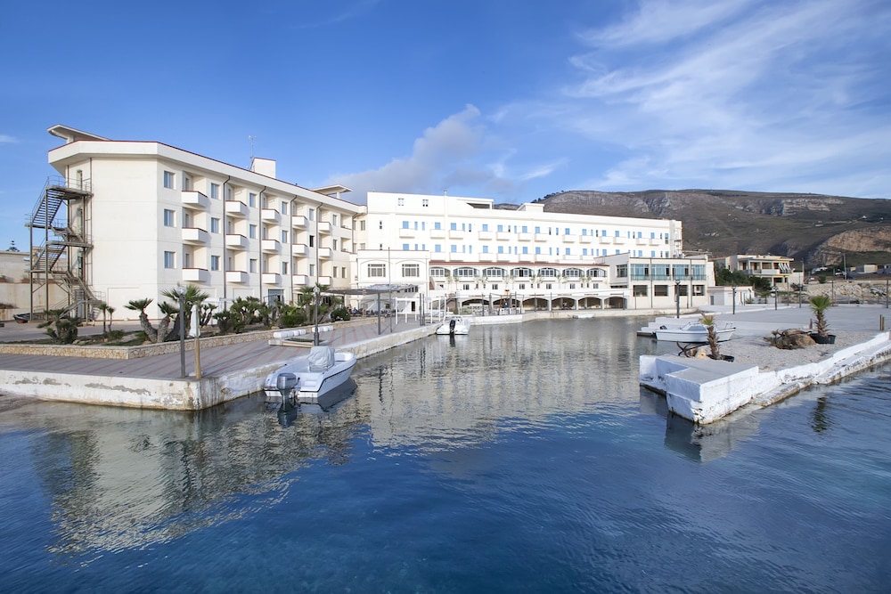 Hotel Tirreno Formerly Sea Club Tirreno 40/50
