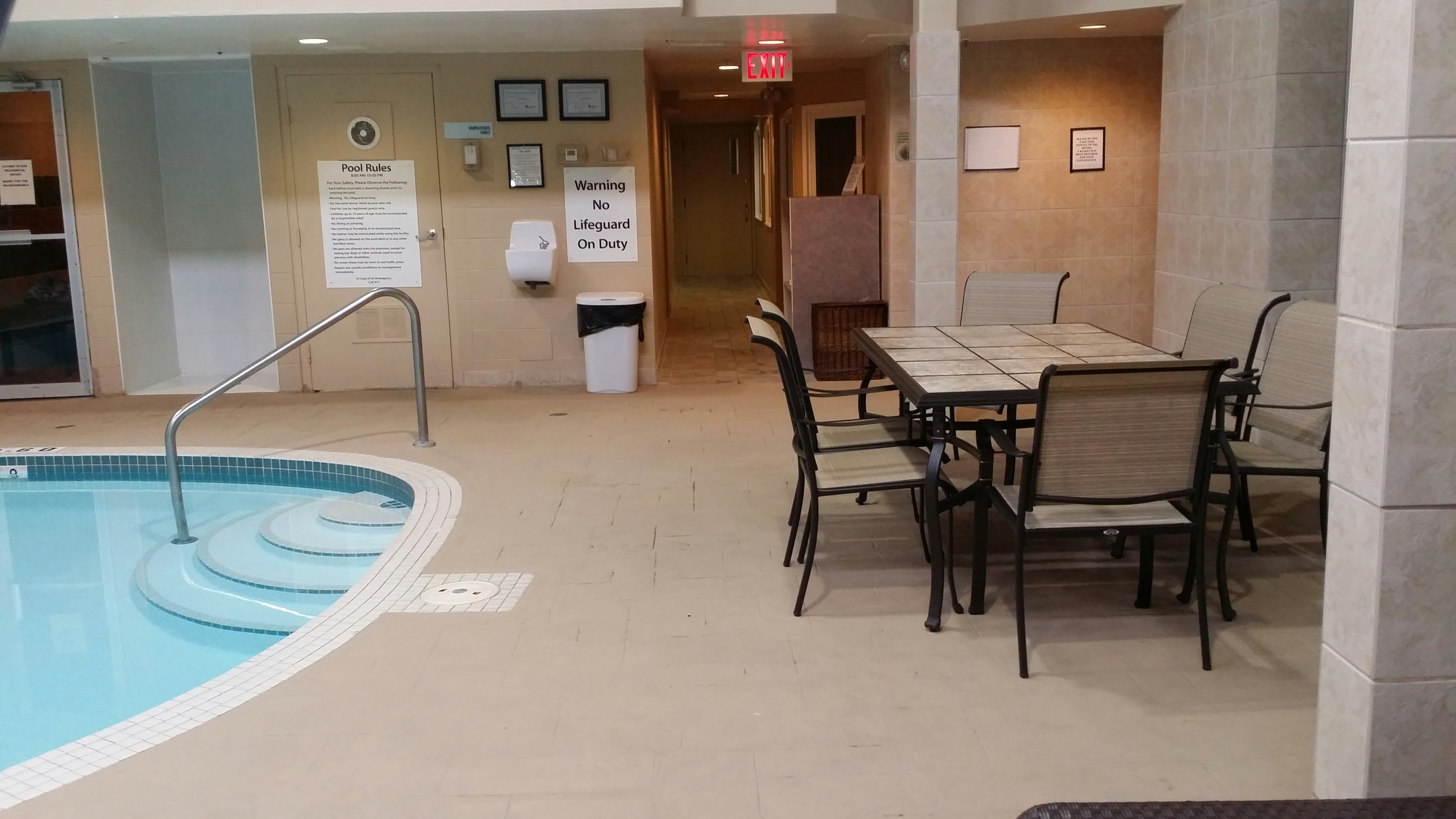 HOLIDAY INN EXPRESS RED DEER 35/68