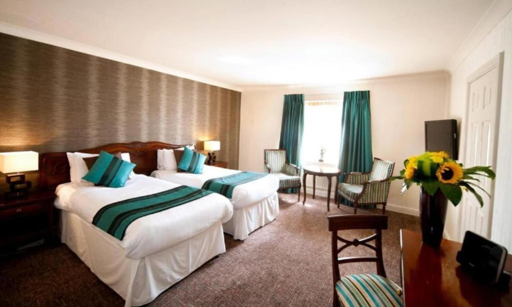 Deluxe, Twin Beds