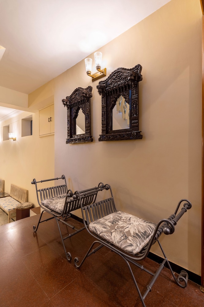 Hotel Sarovar 24/50