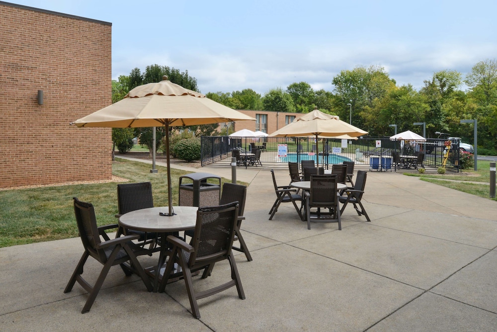 Best Western Leesburg Hotel & Conference Center 33/41