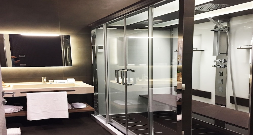 Private Luxury Suite 67/69