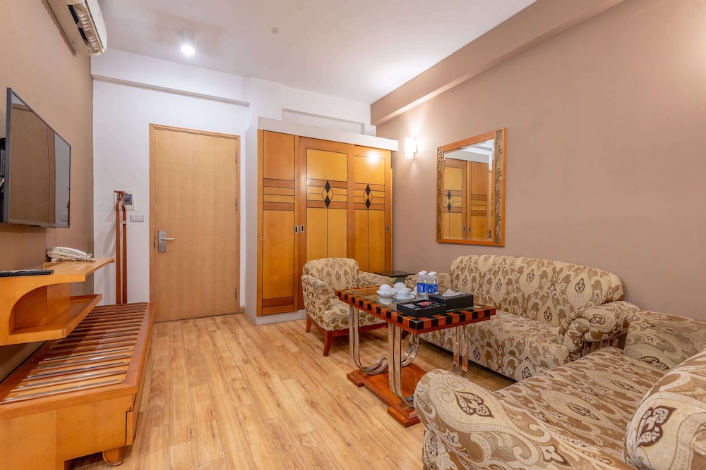 Golden Sun Villa Hotel 44/73