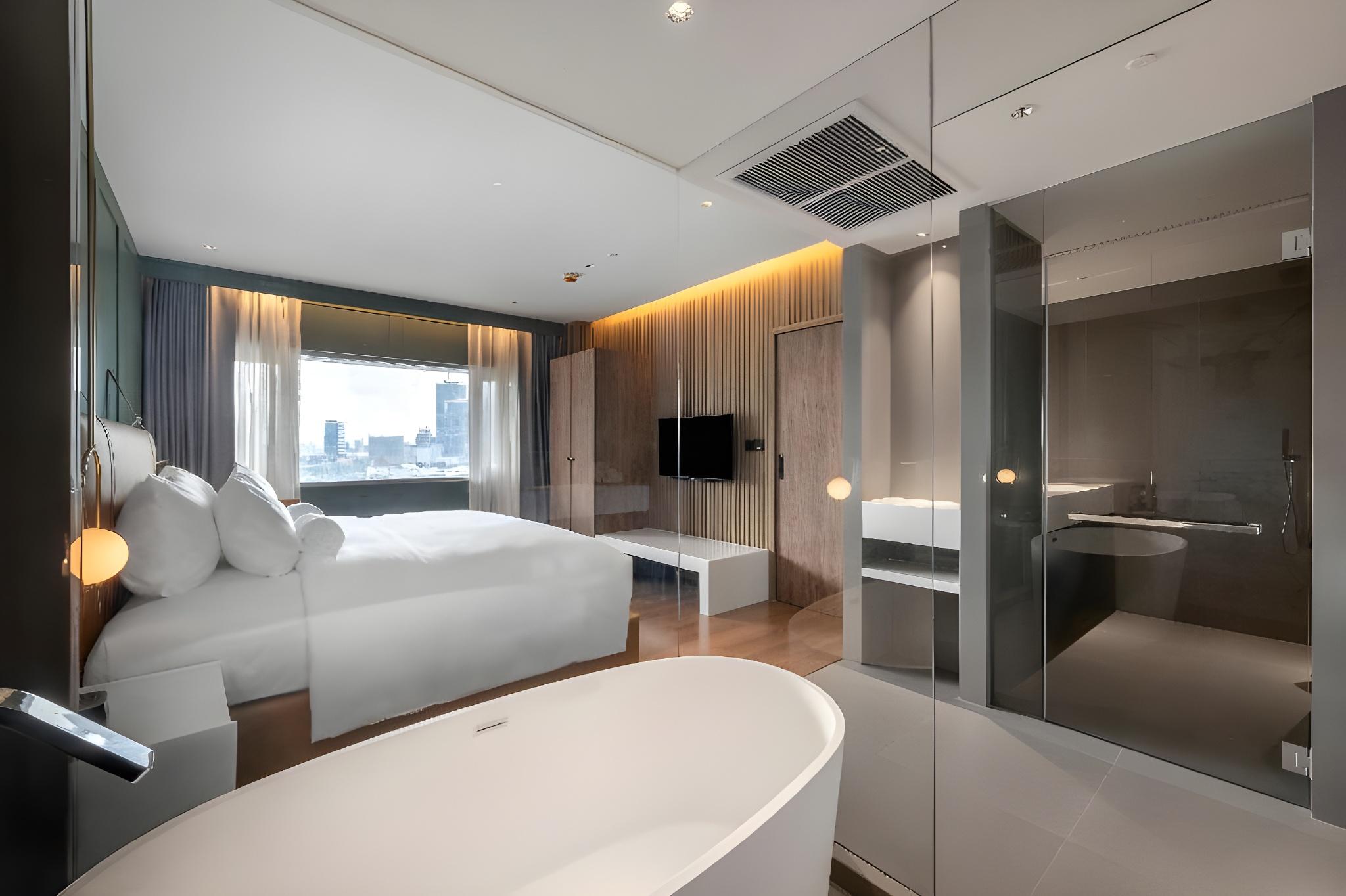 Executive, Family, Suite