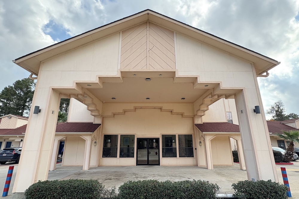 Regency Inn & Suites By Capital O Houston IAH Airport in HUMBLE - TX