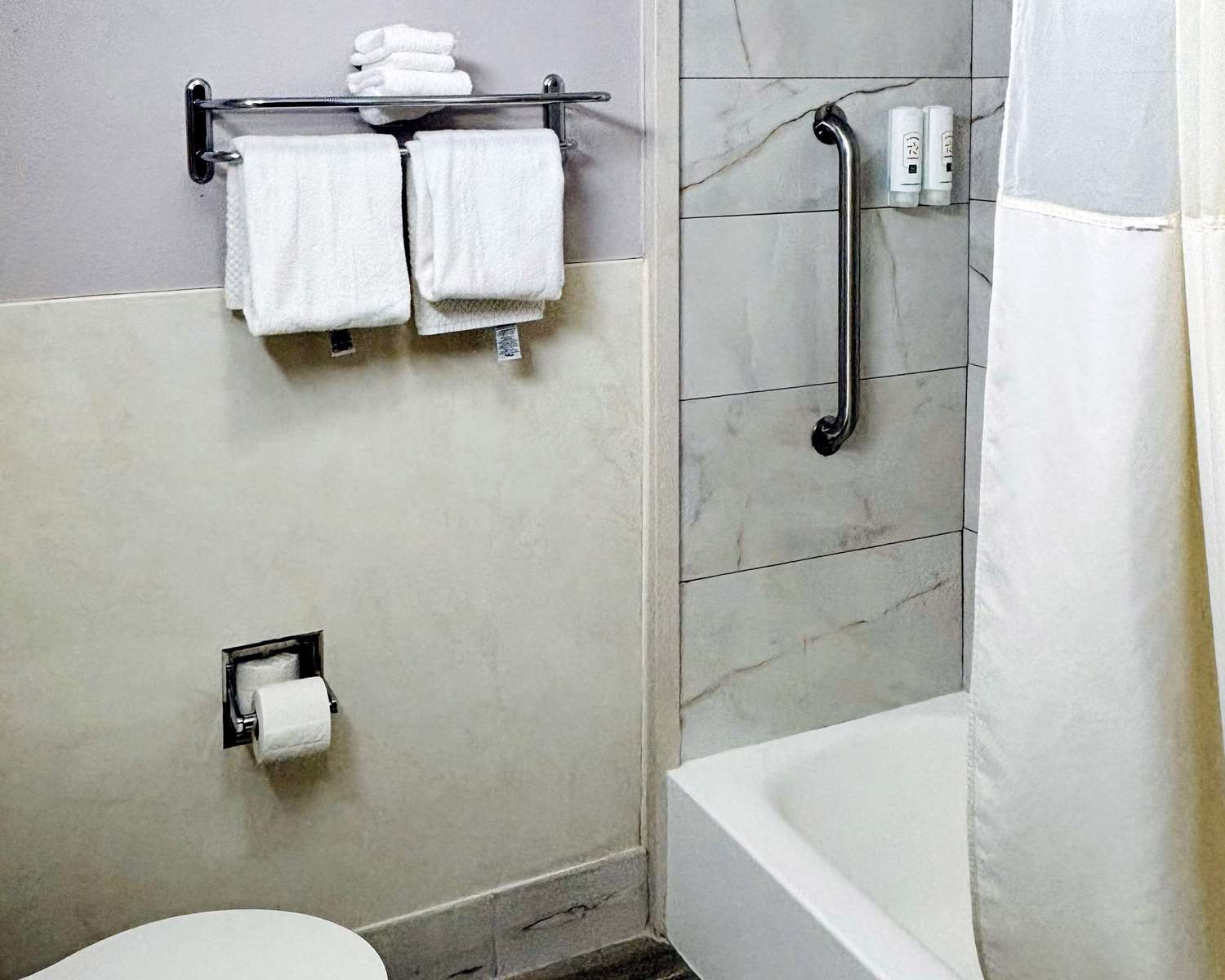 غرفة بسريرين كوين، Quality Inn Raynham - Taunton 8/9
