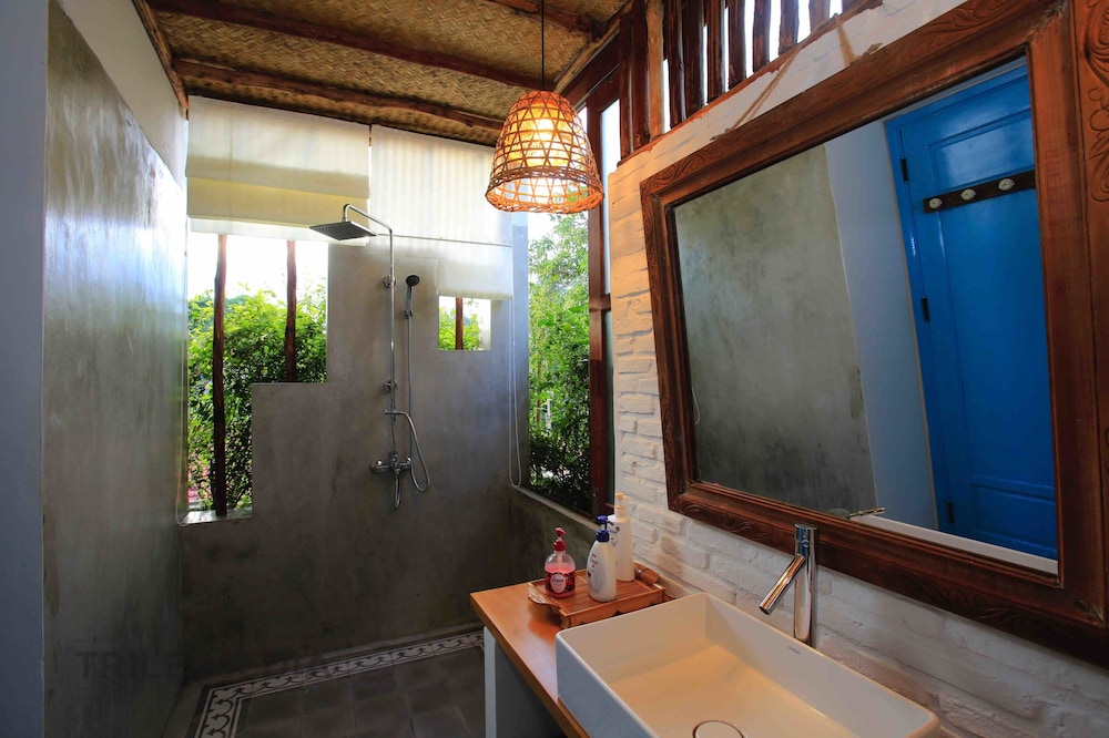 Life Beach Villa 36/64
