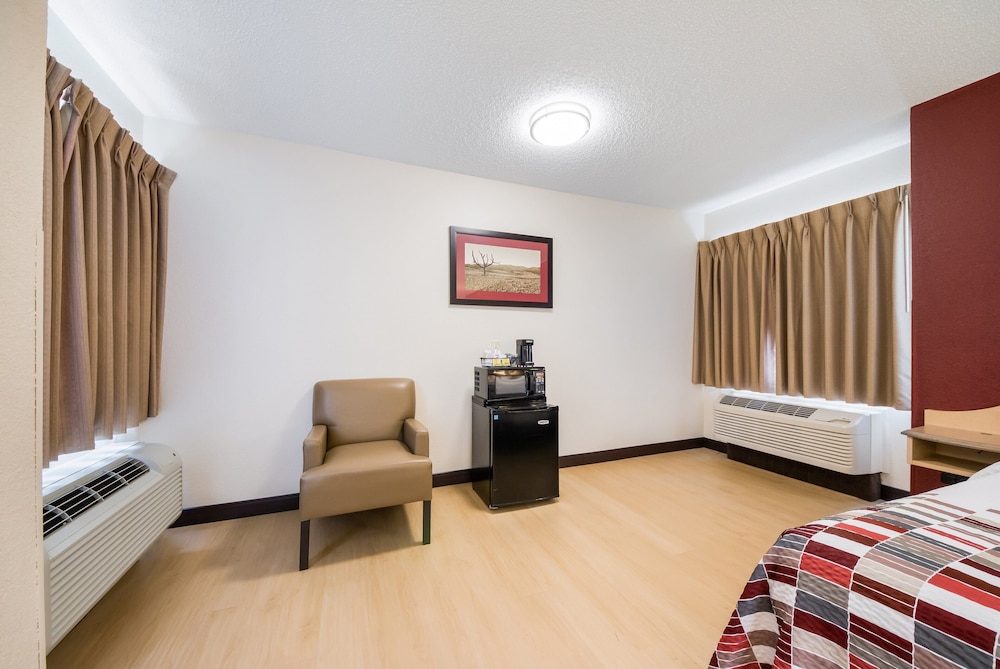 Red Roof Inn Laredo 25/35