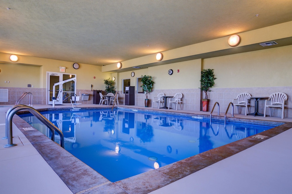 Best Western Plus Butterfield Inn 3/44