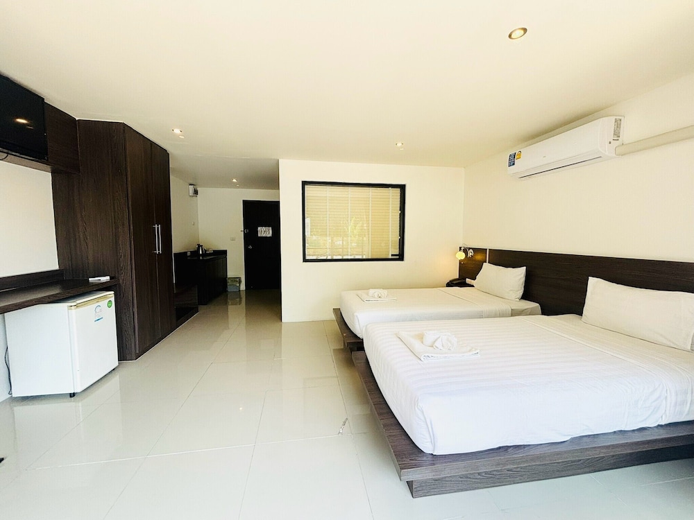 Basic, Twin Beds, Oceanview Treasure Hotel & Residence 5/10
