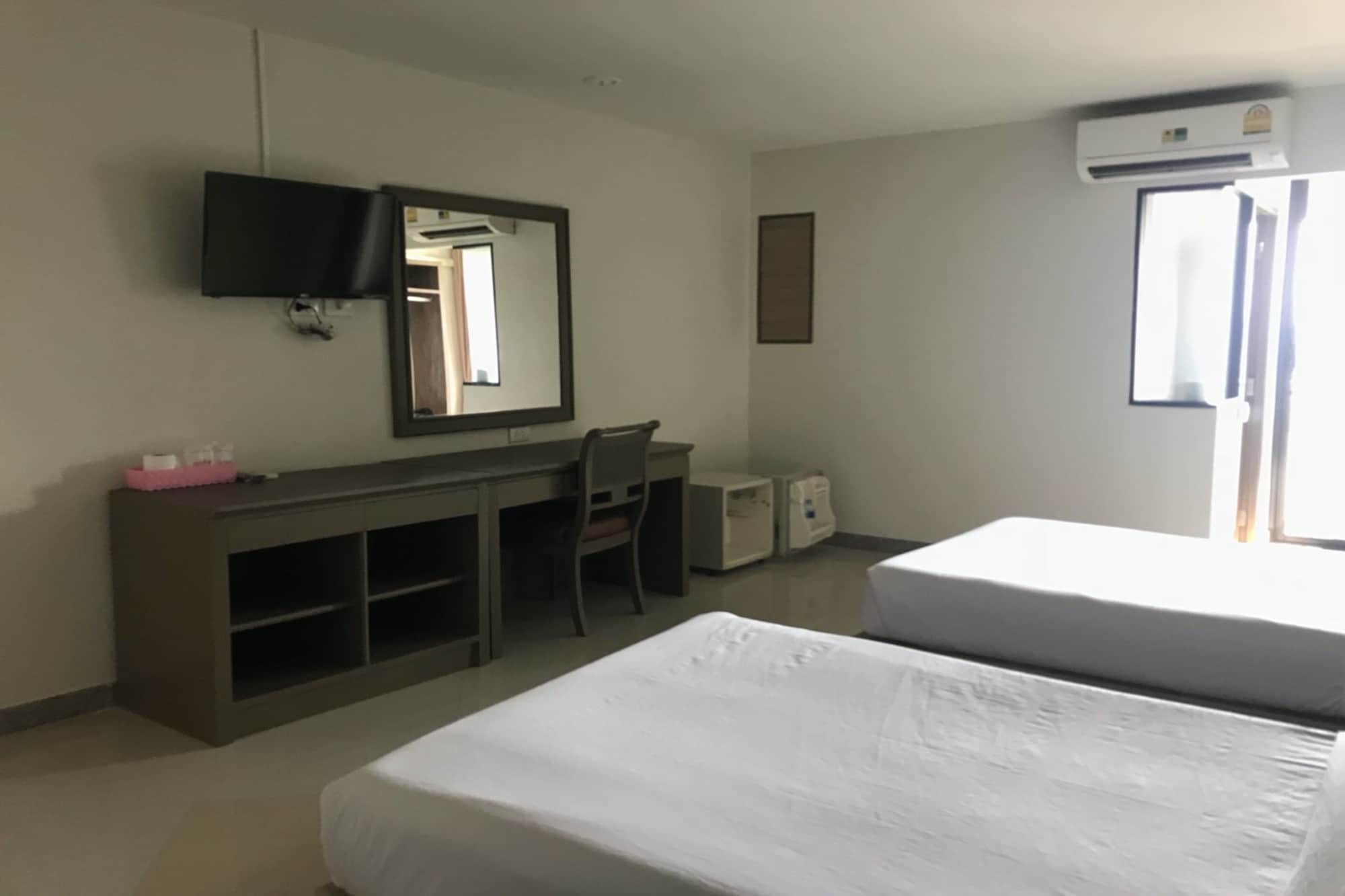 Business, Twin Beds
