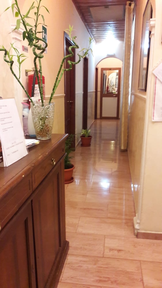 Aristotele Hotel 6/50