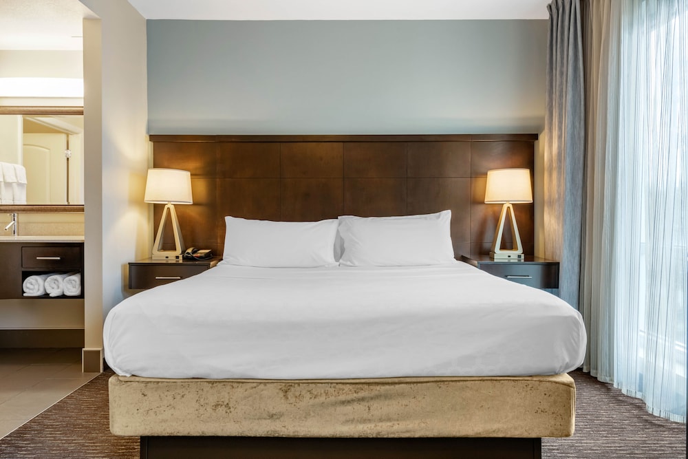 Staybridge Suites St. Petersburg FL 22/79
