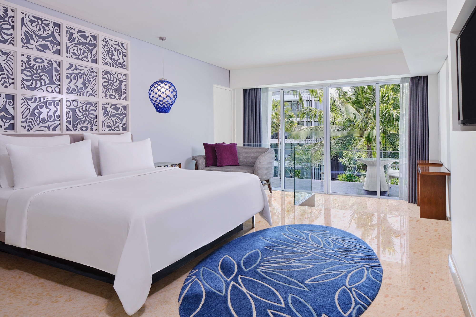 Deluxe, King Bed, Lagoon View, Balcony