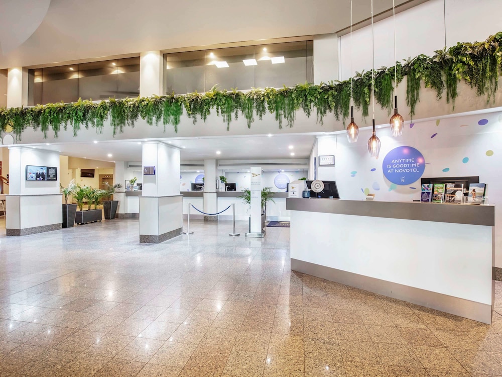 NOVOTEL SURFERS PARADISE 6/64