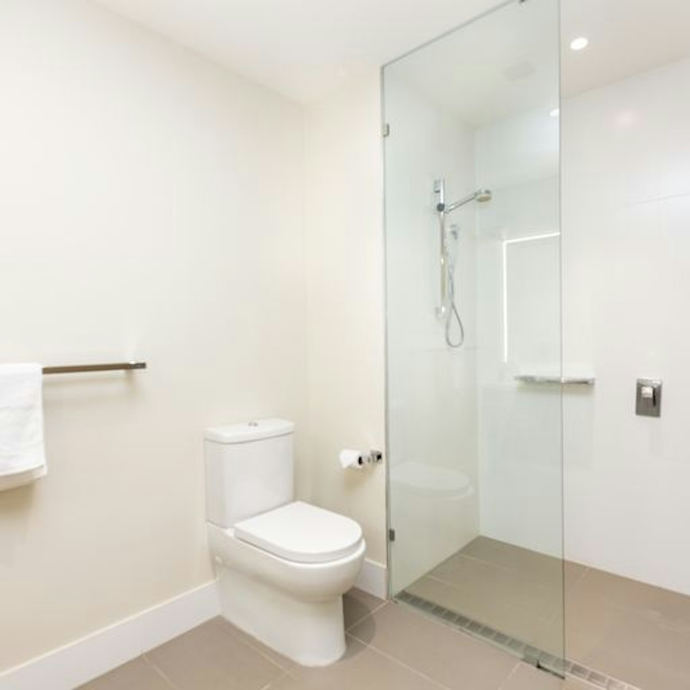CALAMVALE HOTEL SUITES AND CONFERENCE CENTRE 42/44