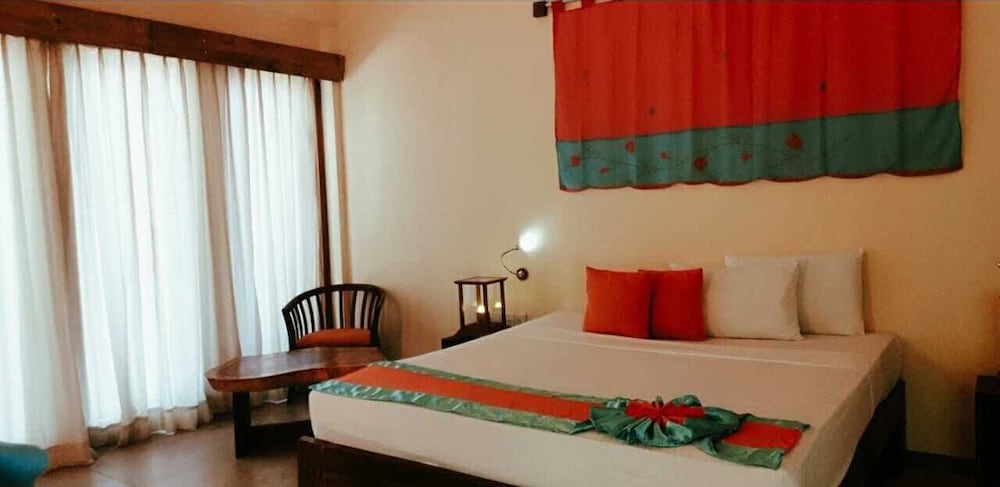 GIMAN FREE BEACH RESORT 17/67