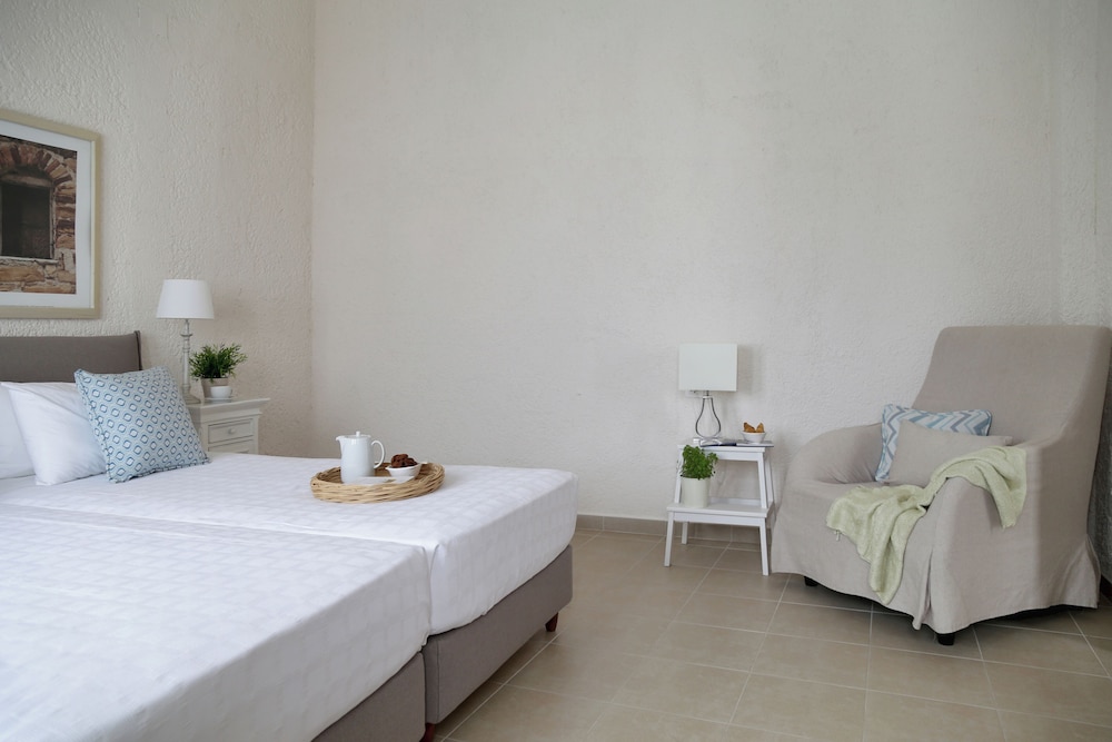 2 BEDROOMS, SUITE, SEA VIEW