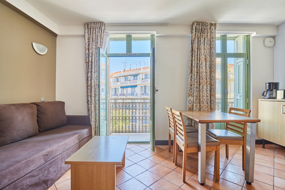 Appart'hotel Odalys City Nice Centre 57/81
