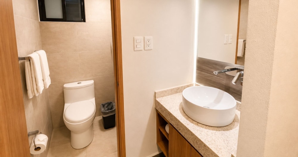 La Posada Hotel &amp; Suites 67/68