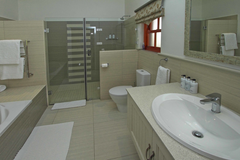 Montagu Vines Guest House 48/50