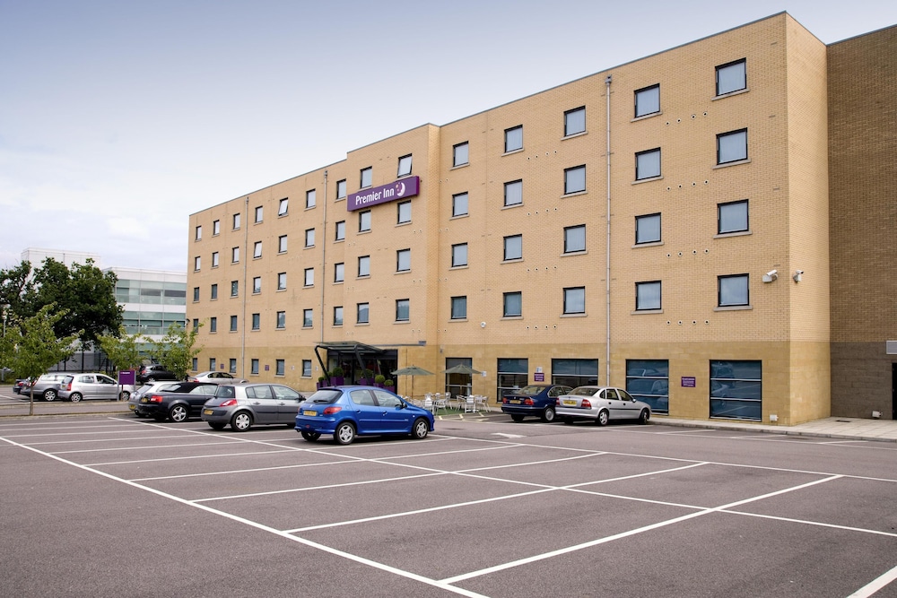 Premier Inn Stevenage Central 37/39