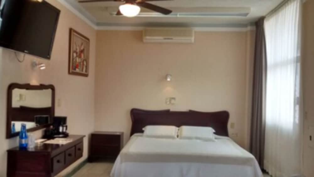 1 BEDROOM, JUNIOR SUITE