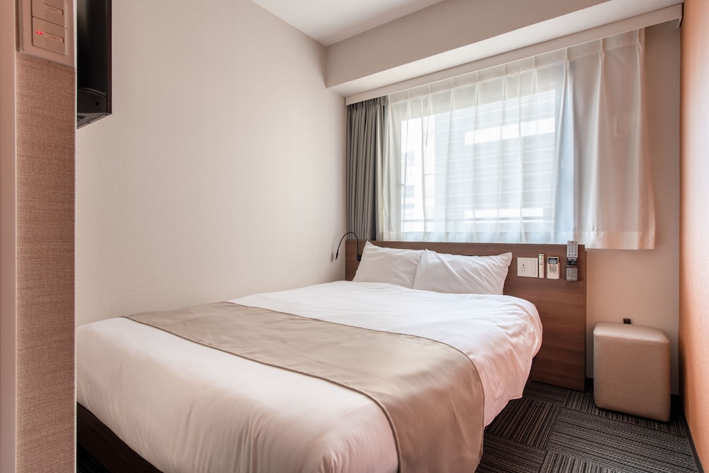 ROOM, DOUBLE BED