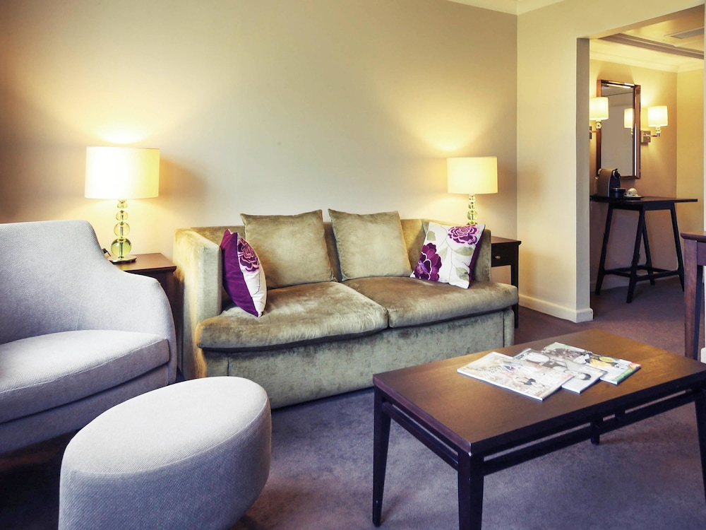 Mercure Southgate Hotel 29/49