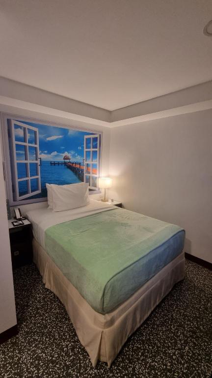 One Cristina Suites 26/49