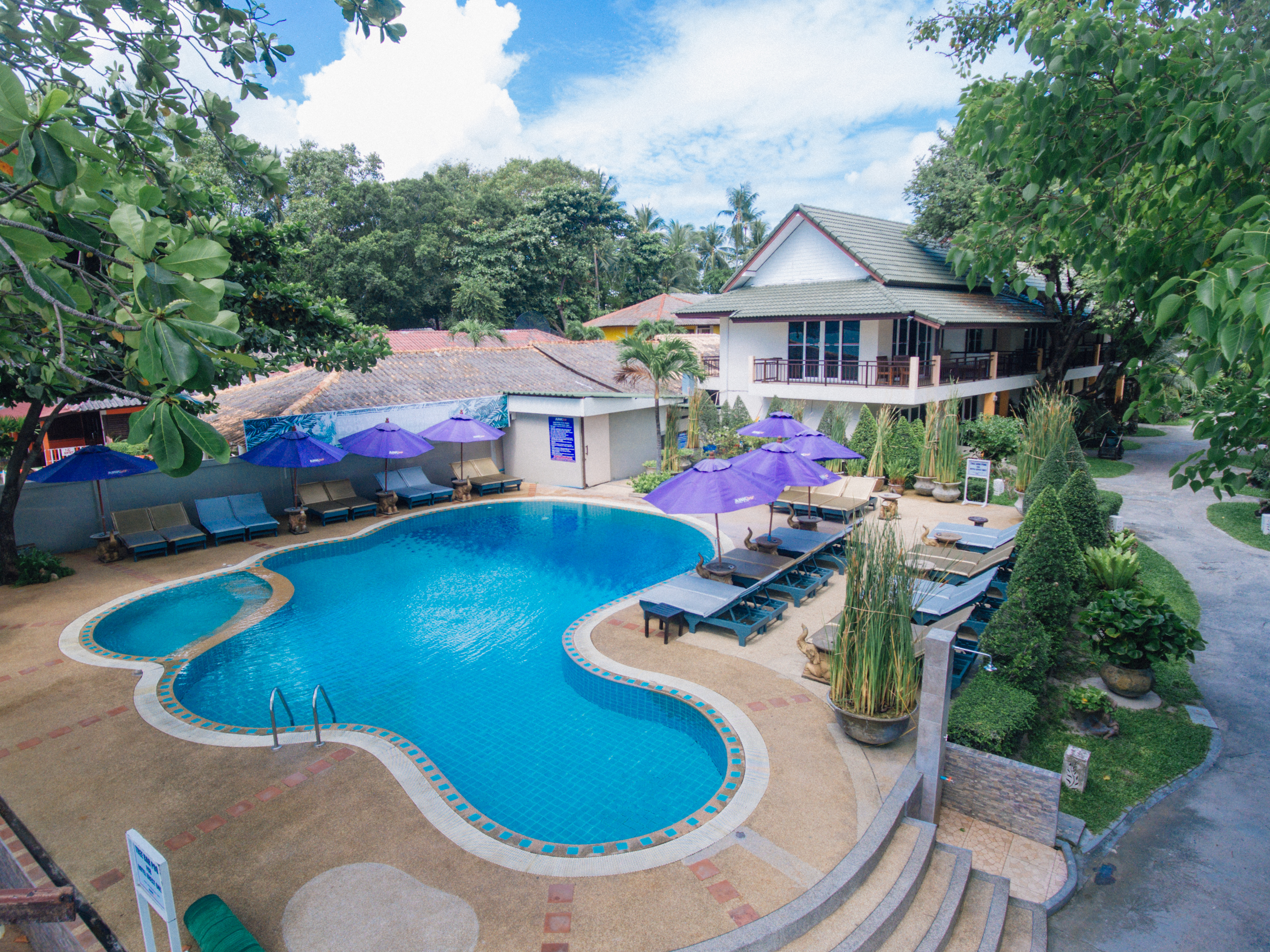 Ark Bar Beach Resort 60/64