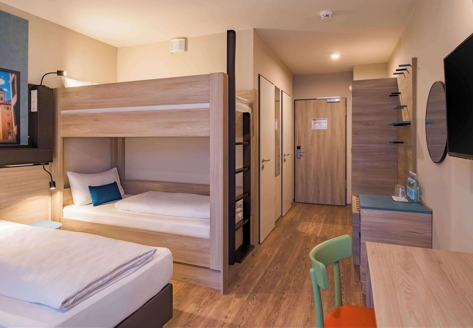 Deluxe, Multiple Beds، Ramada Encore by Wyndham Munich Messe 3/6