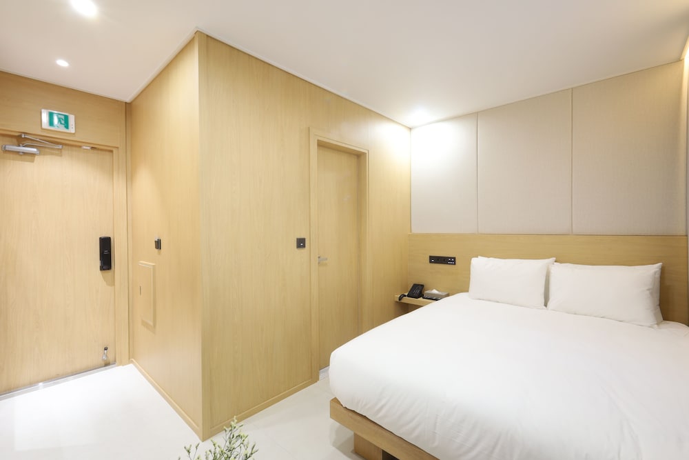 Nestly Hotel Seomyeon 24/61